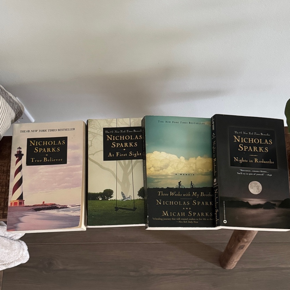 Nicholas Sparks Book Set - Picture 2 of 2